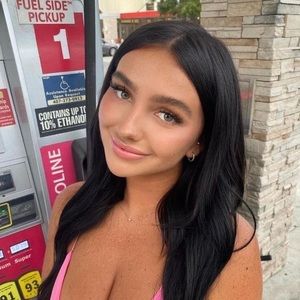 Meet your Posher, Ally